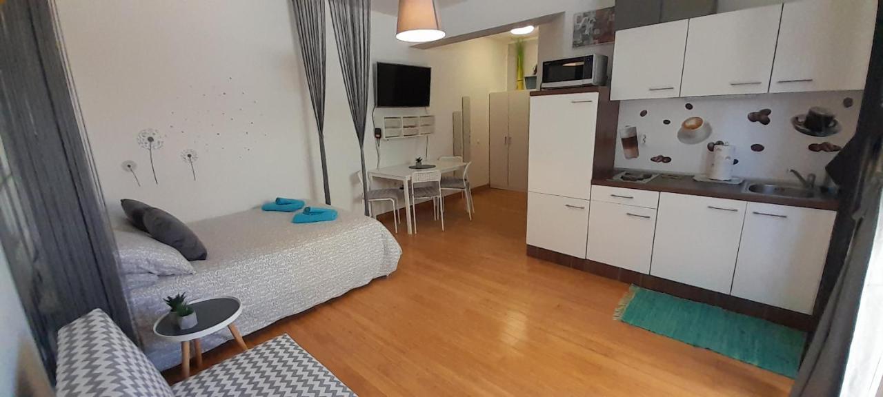Apartment Nina Pula Luaran gambar